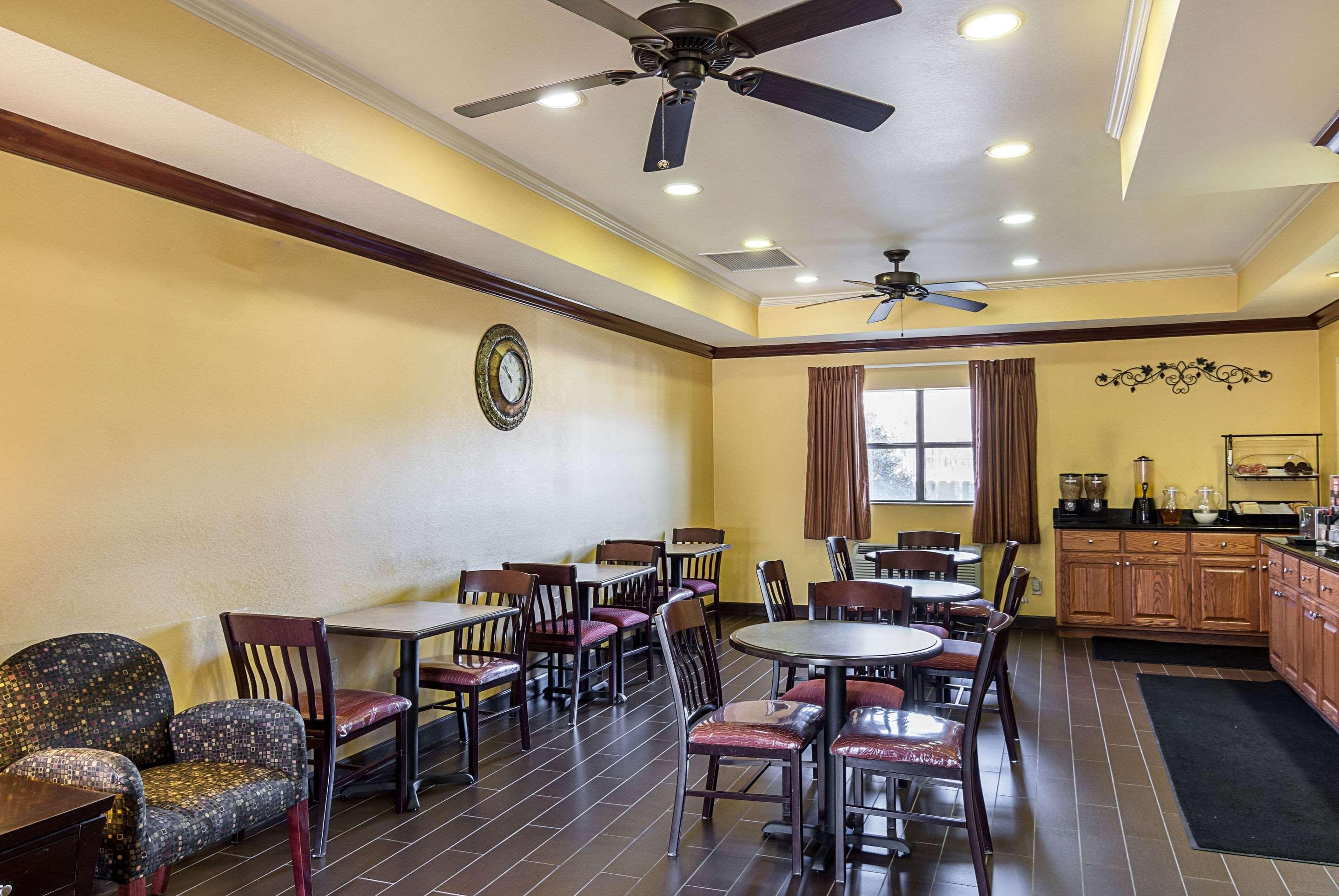 Econo Lodge Inn & Suites Little Rock Sw Eksteriør billede