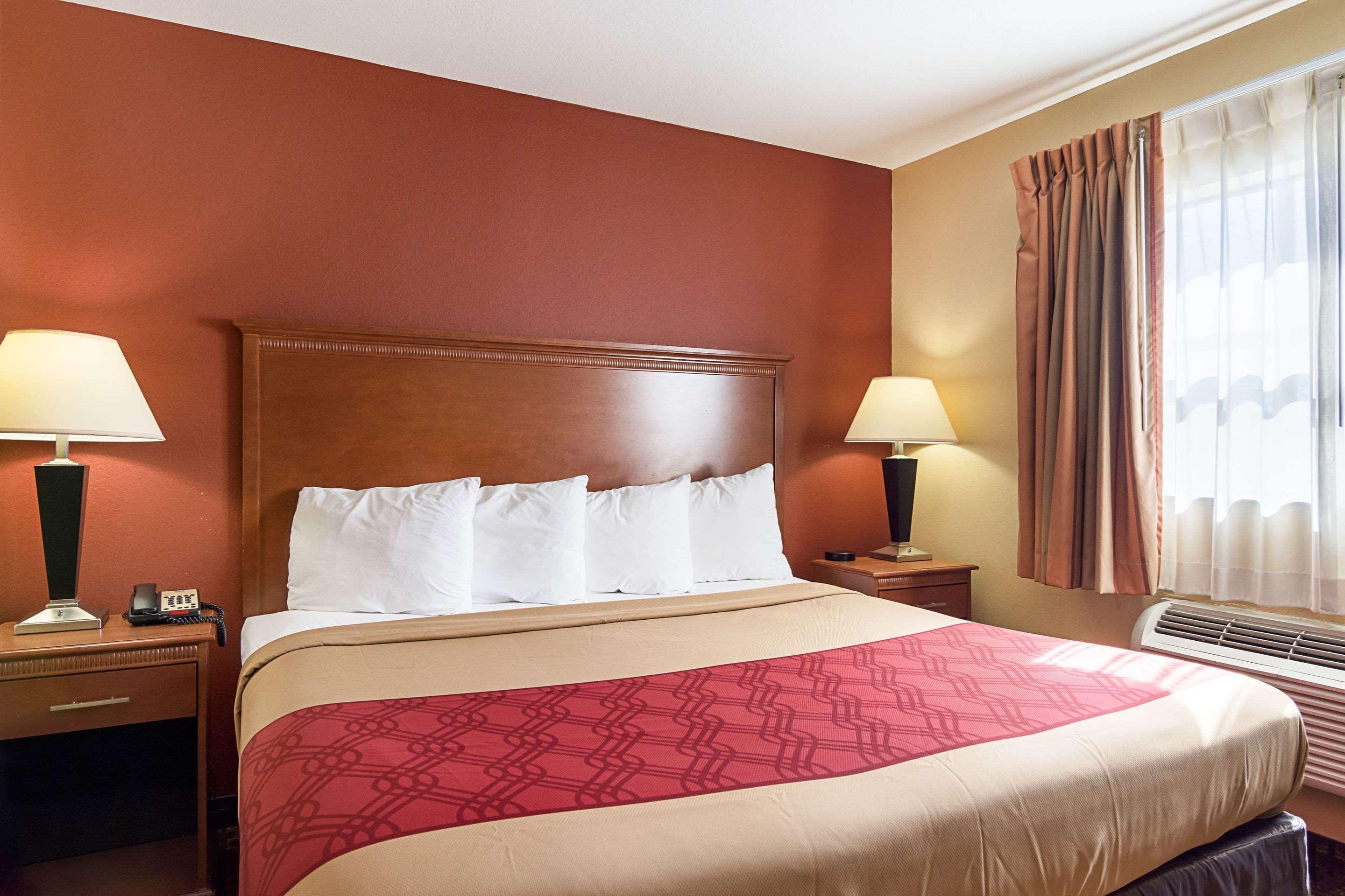 Econo Lodge Inn & Suites Little Rock Sw Eksteriør billede