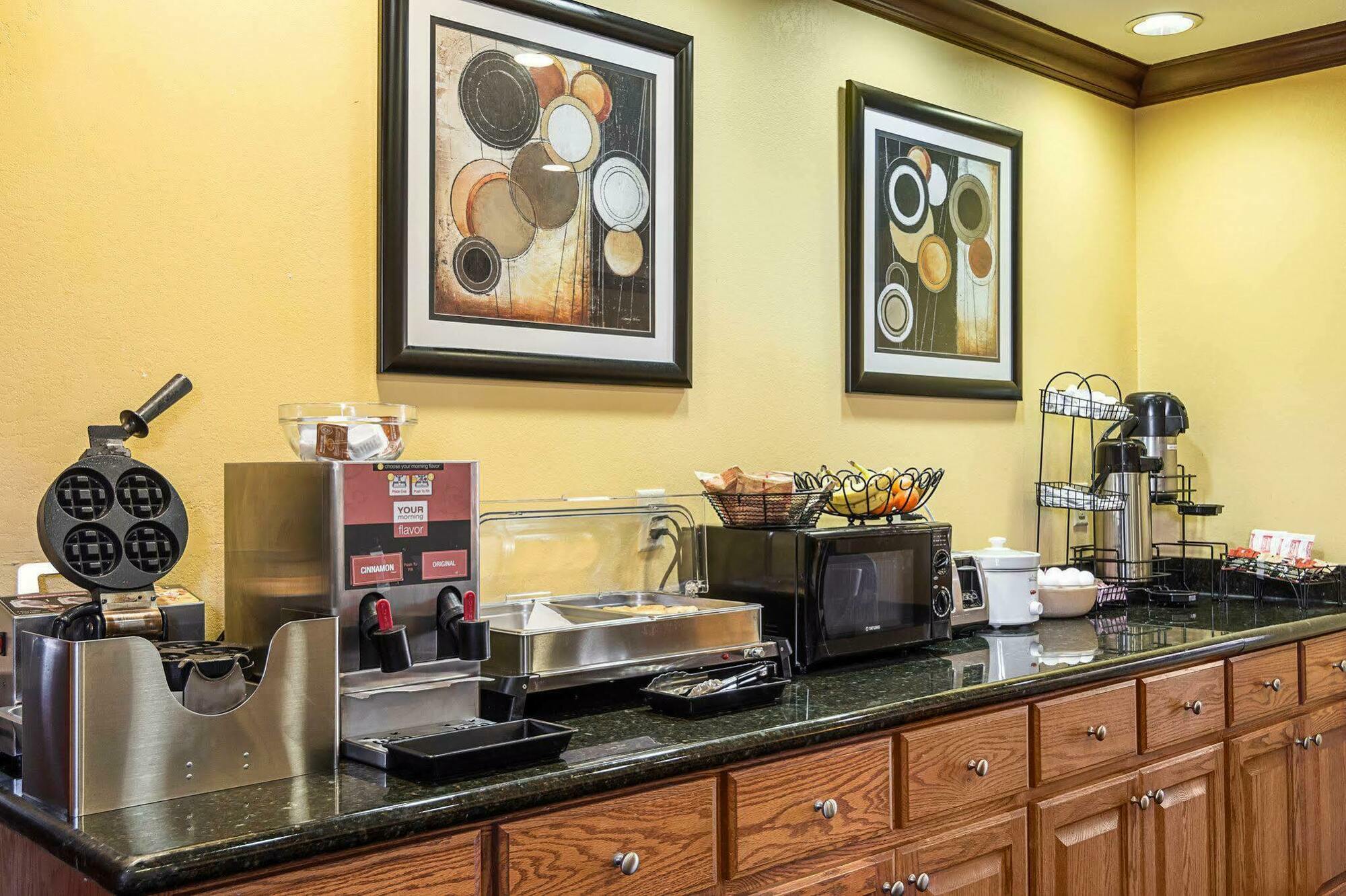 Econo Lodge Inn & Suites Little Rock Sw Eksteriør billede
